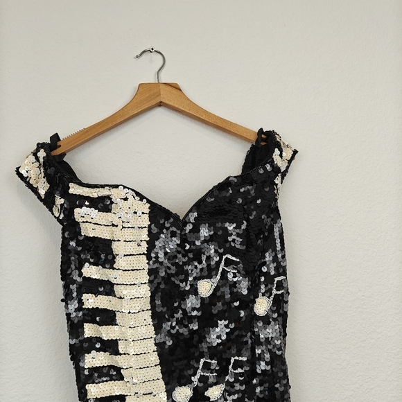 Vintage 1980s Black White Piano Keys Off Shoulder Sequin Beaded Mini Dress SM - Picture 3 of 16